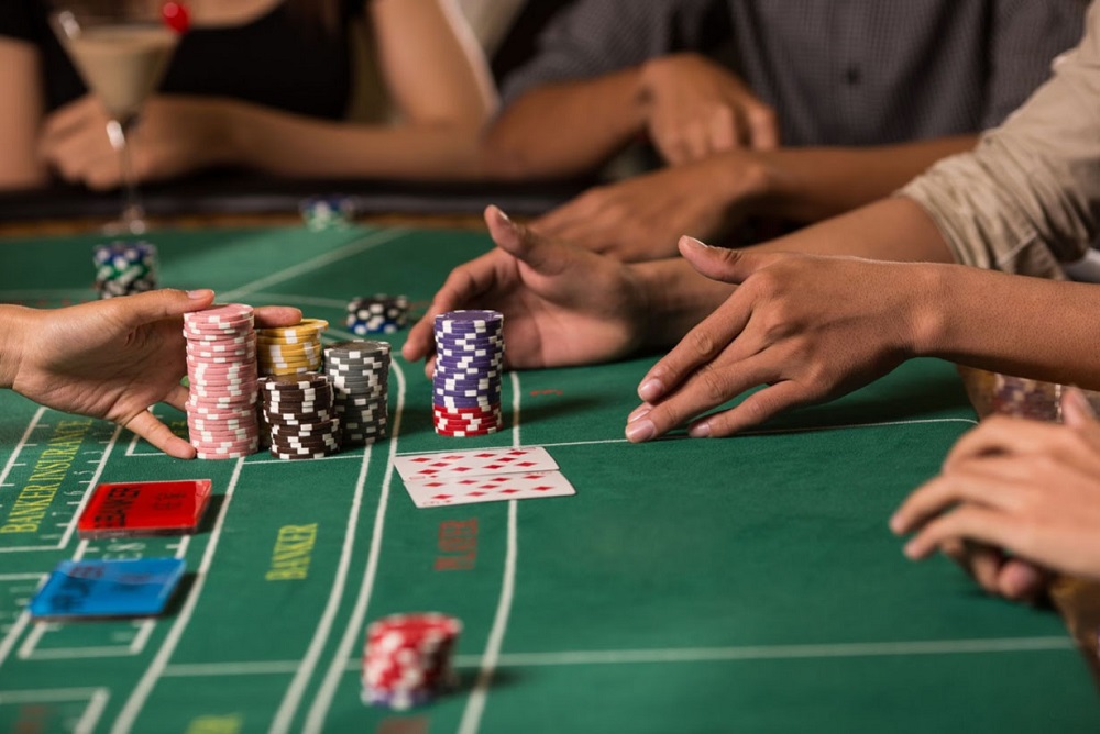Online Baccarat Explained Rules, Odds and Winning Strategies