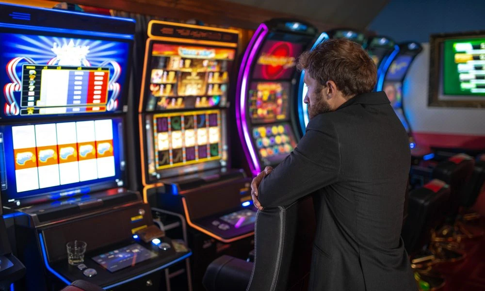 How Players Benefit From Playing in a Slot Website